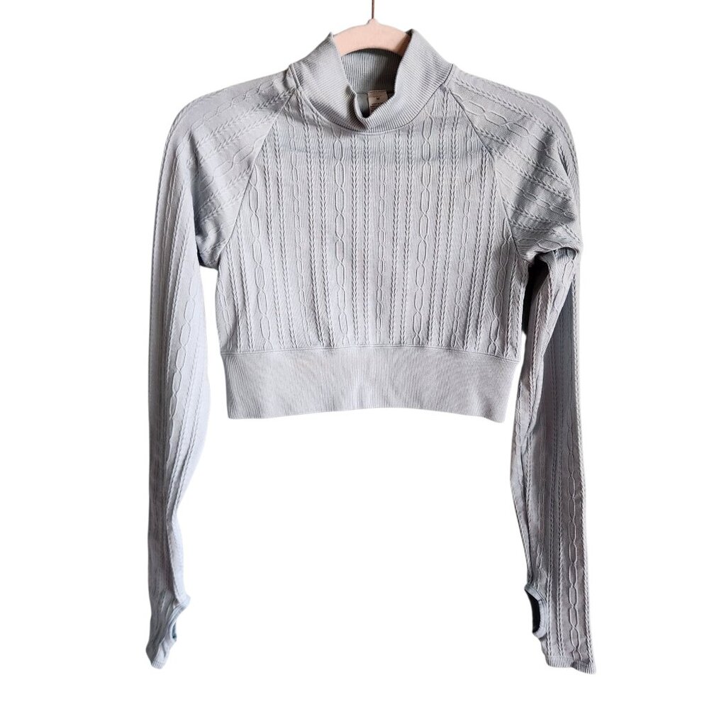ALO Yoga Light Gray Cropped Long Sleeve Tee